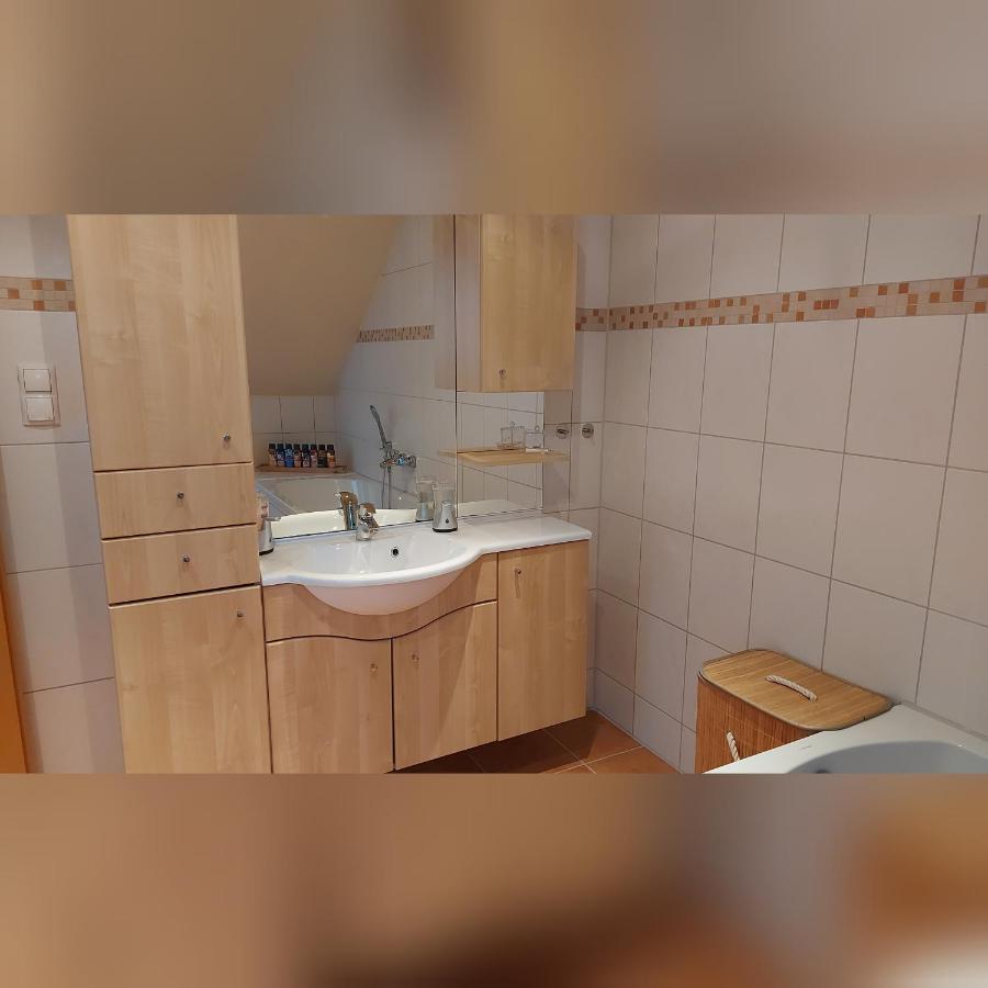 בנדורף Ferienwohnung -Auszeit-Sayn מראה חיצוני תמונה